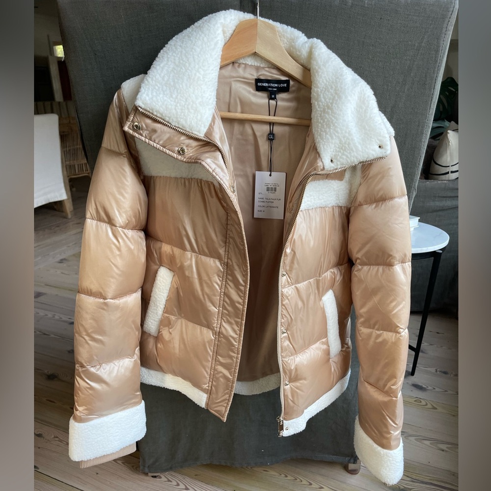 Generation Love Talia puffer with faux fur
Size medium
New with tags